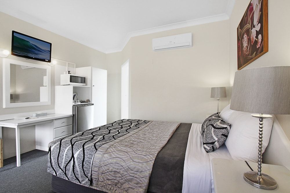 Engadine Motor Inn Standard Room, Non Smoking, Jetted Tub (Double Spa suite) 2