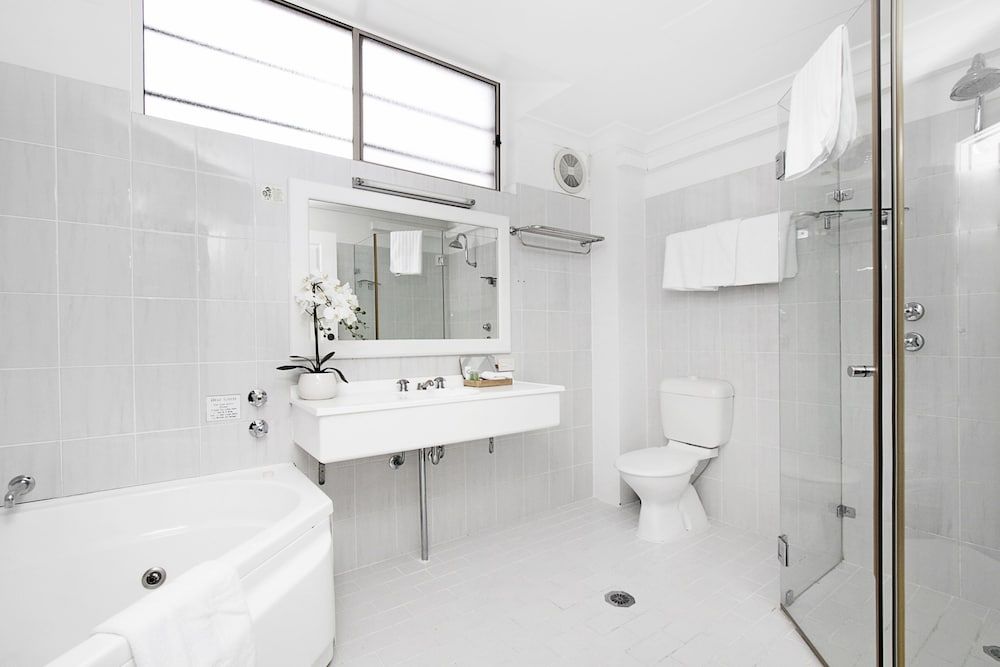 Engadine Motor Inn Standard Room, Non Smoking, Jetted Tub (Double Spa suite) 4