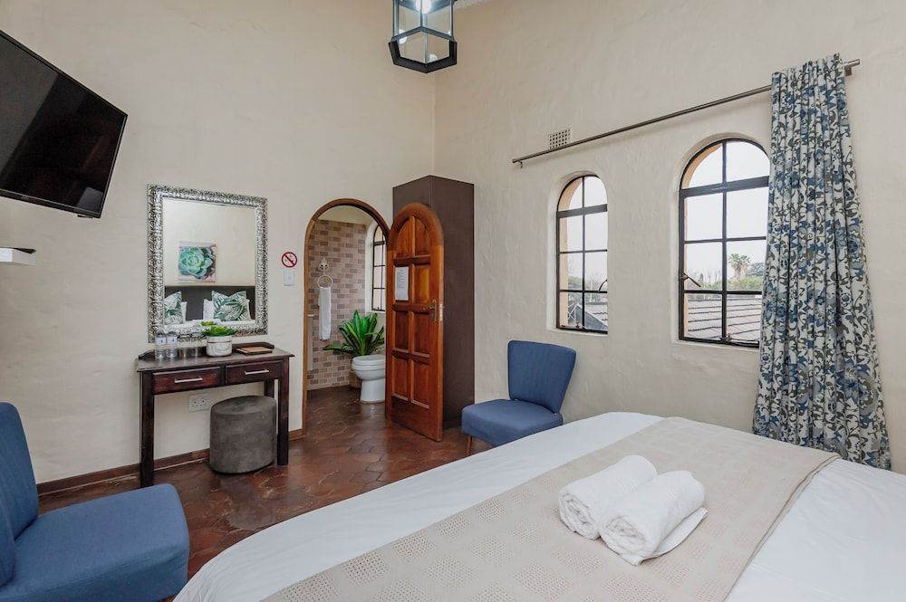 Airport Tower Lodge Economy Room 3