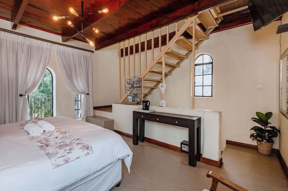 undefined Airport Tower Lodge 8