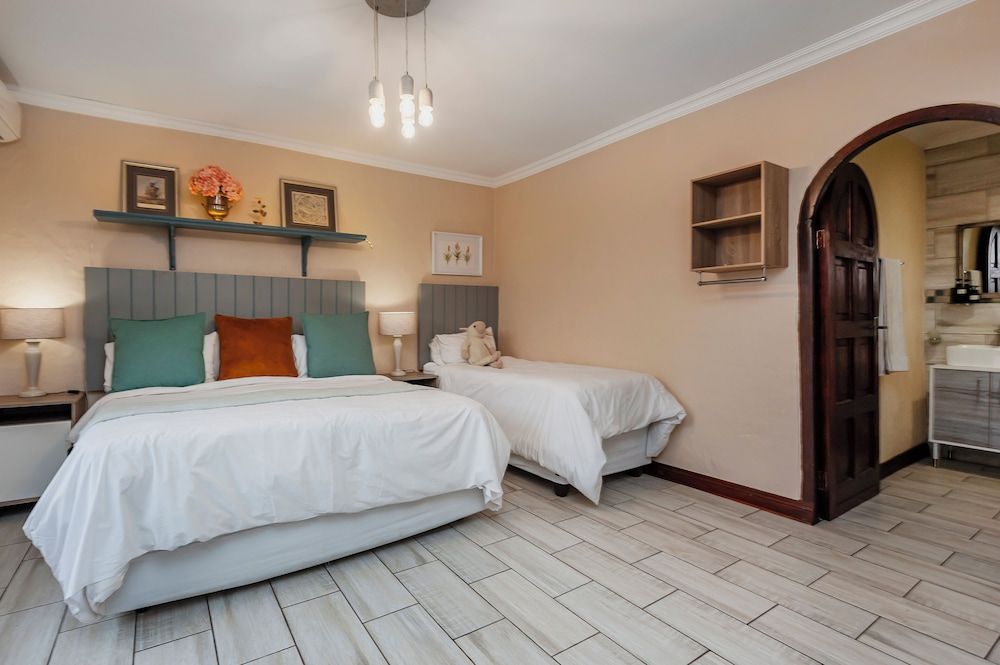 undefined Airport Tower Lodge 10