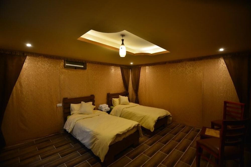 Wassaif Camp Basic Tent, 2 Twin Beds, Mountain View