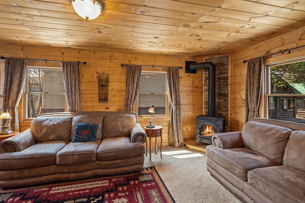 The Bucking Moose Cowboy Cabin #10 24