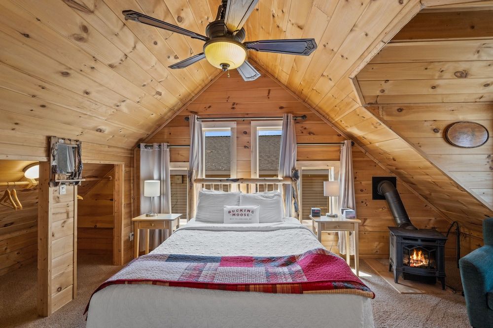 The Bucking Moose Cowboy Cabin #10 6