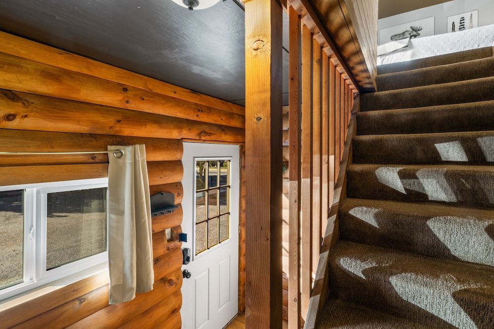 The Bucking Moose The Loft #2 9