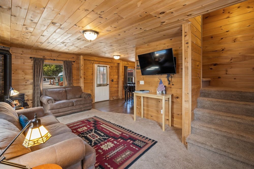 The Bucking Moose Cowboy Cabin #10 25