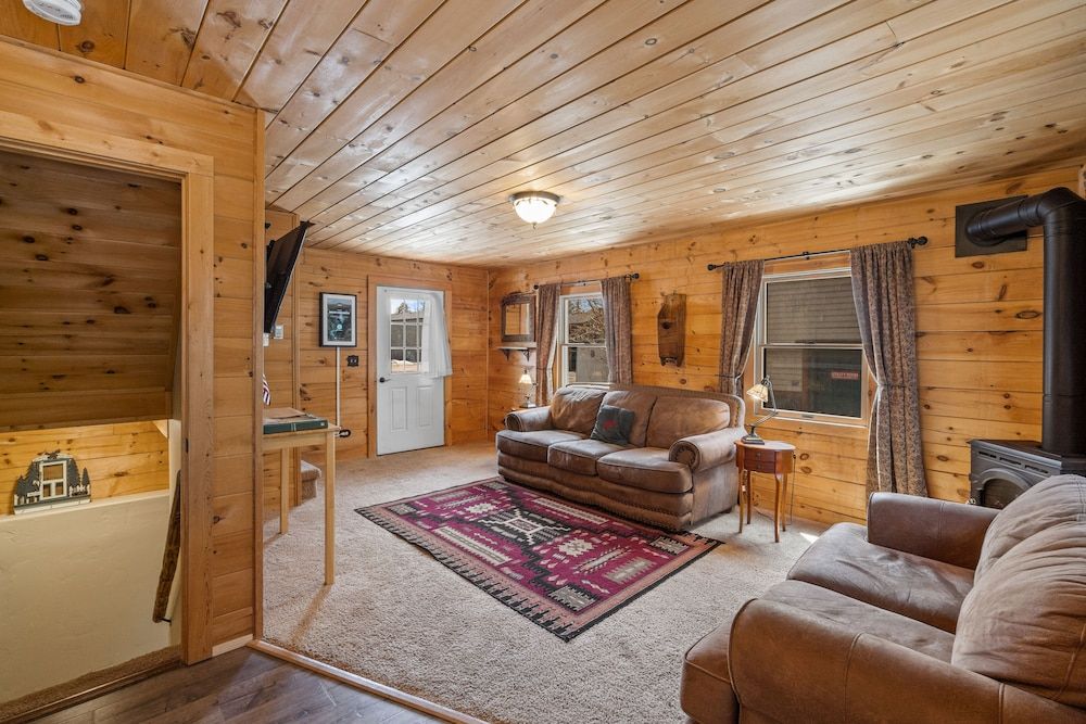 The Bucking Moose Cowboy Cabin #10 23