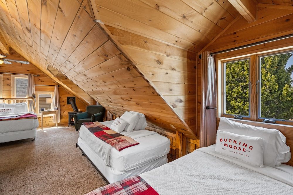 The Bucking Moose Cowboy Cabin #10 11