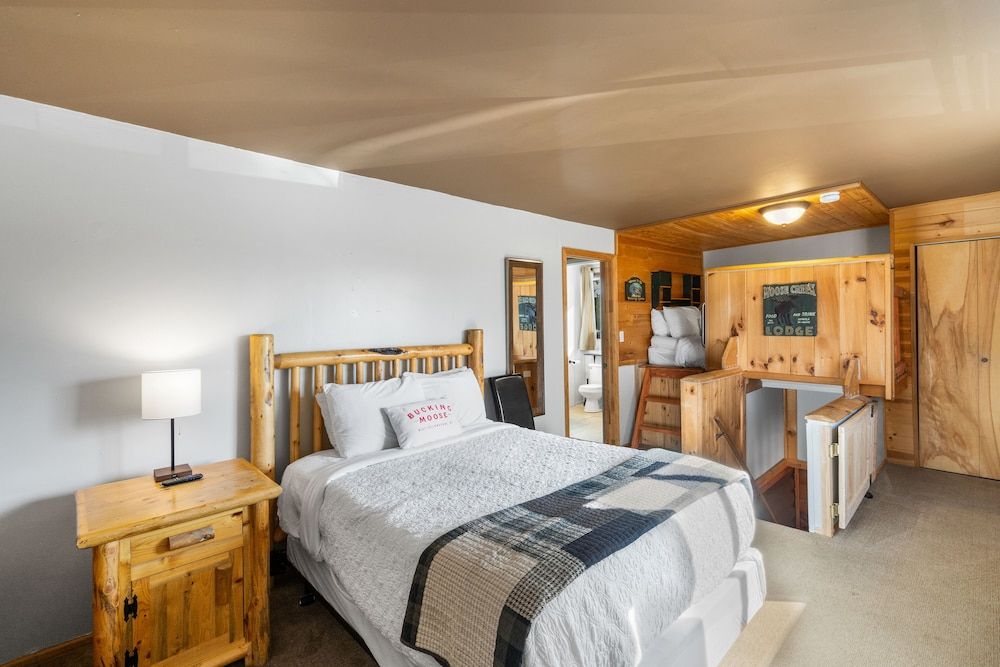 The Bucking Moose The Loft #2 4