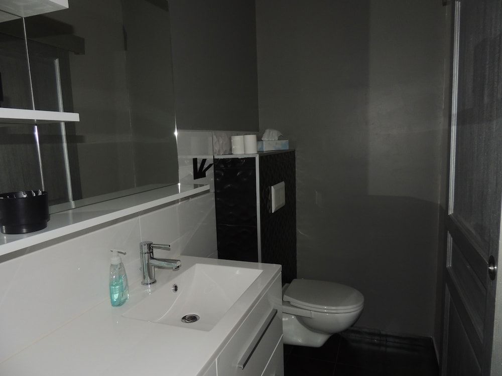 Chambres d'hôtes Les Conches Comfort Double or Twin Room, Private Bathroom, Ground Floor 3