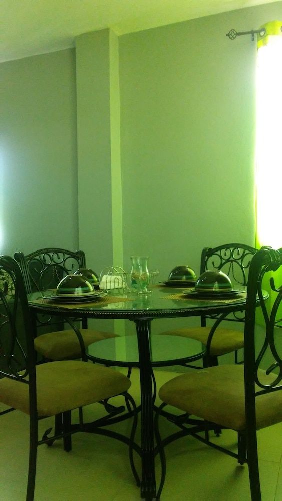 DB Towers Family Apartment, Kitchenette (Seashell)