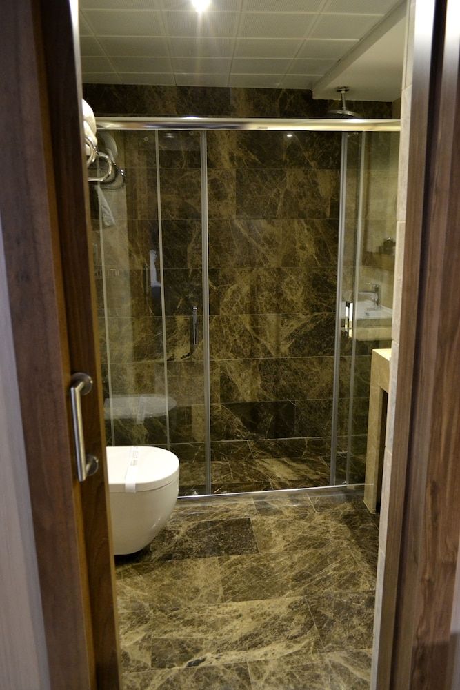 Engin Otel Standard Triple Room 3