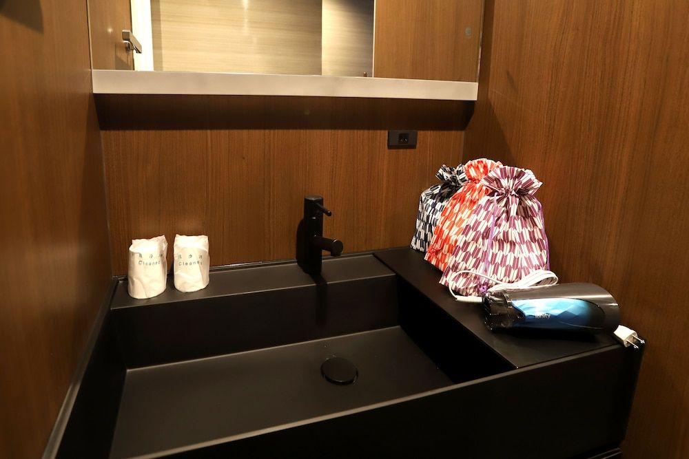 Hana Akari Deluxe Family Room 6