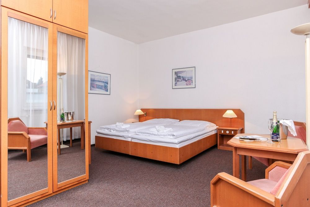 Hotel Astra Standard Double Room 4