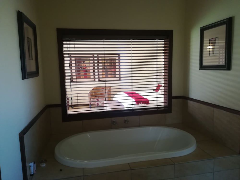 The Moon and Sixpence Garden Guest House Family Room, Multiple Beds, Non Smoking, Garden View 6