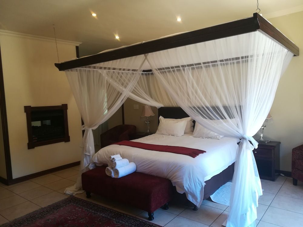 The Moon and Sixpence Garden Guest House Executive Suite, 1 King Bed, Non Smoking, Garden View 2