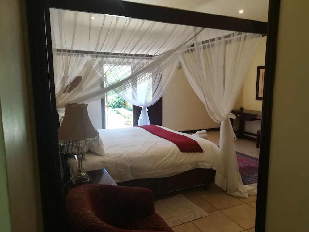 The Moon and Sixpence Garden Guest House Executive Suite, 1 King Bed, Non Smoking, Garden View 3
