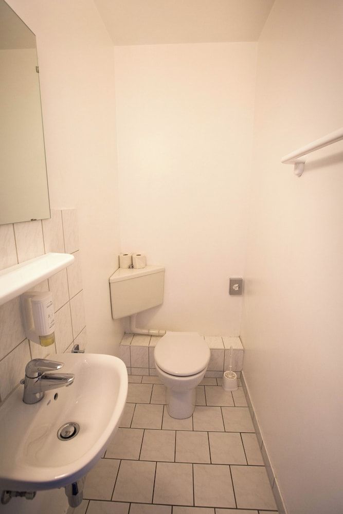 acama Hotel & Hostel Kreuzberg Economy Double Room 5