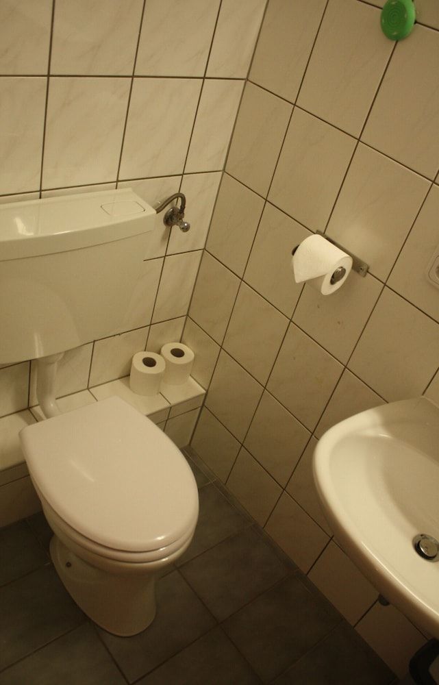 Ferienstudio Basic Quadruple Room, Private Bathroom 9