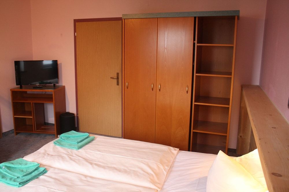 Ferienstudio Basic Quadruple Room, Private Bathroom 13