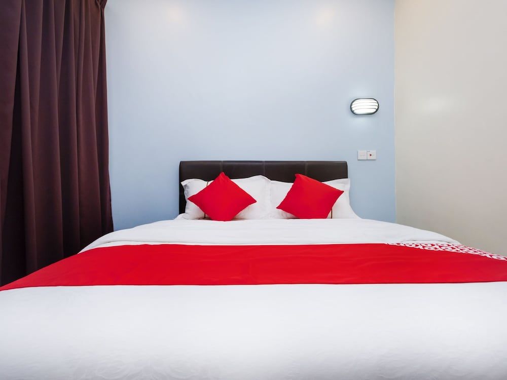 Super OYO 494 EG Hotel Deluxe Double Room 3