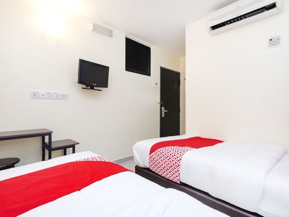 Super OYO 494 EG Hotel Standard Twin Room 3