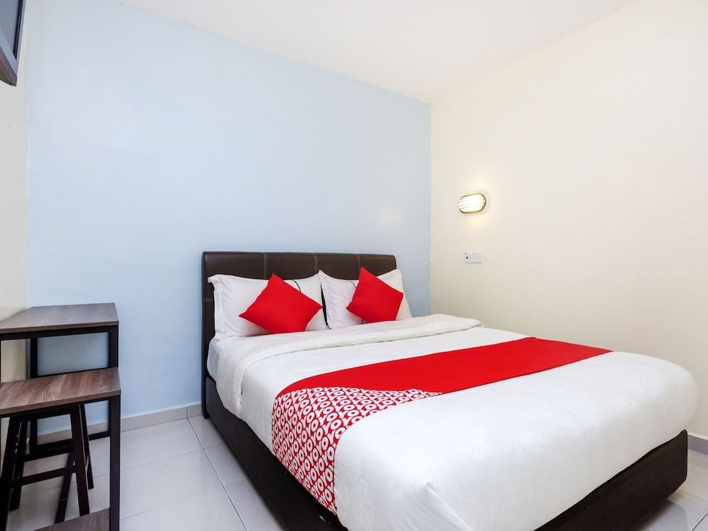 Super OYO 494 EG Hotel Standard Double Room 3