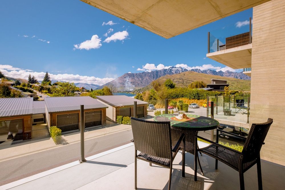 Brookside Gem Modern 2 Bedroom Apartment Deluxe Apartment 11