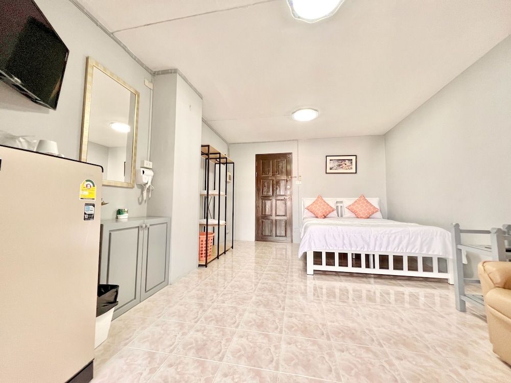 Penyos Suite Standard Double Suite 6