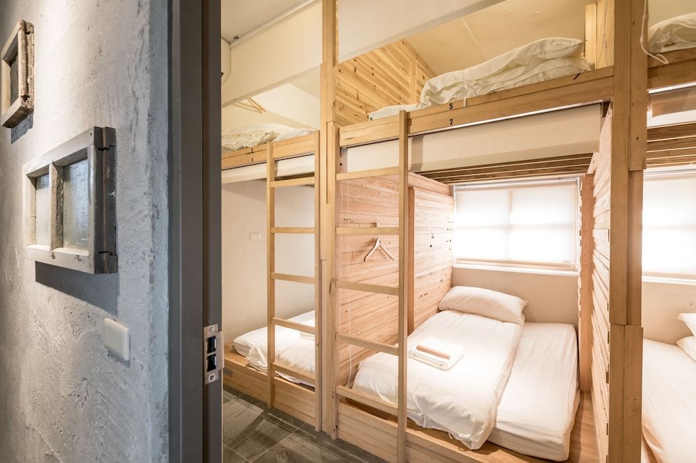 Tiin Tinn Basic Shared Dormitory 12