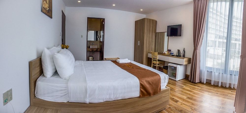 Tan Villa - Coffee & Ice Cream Da Lat Superior Double Room, Park View 4