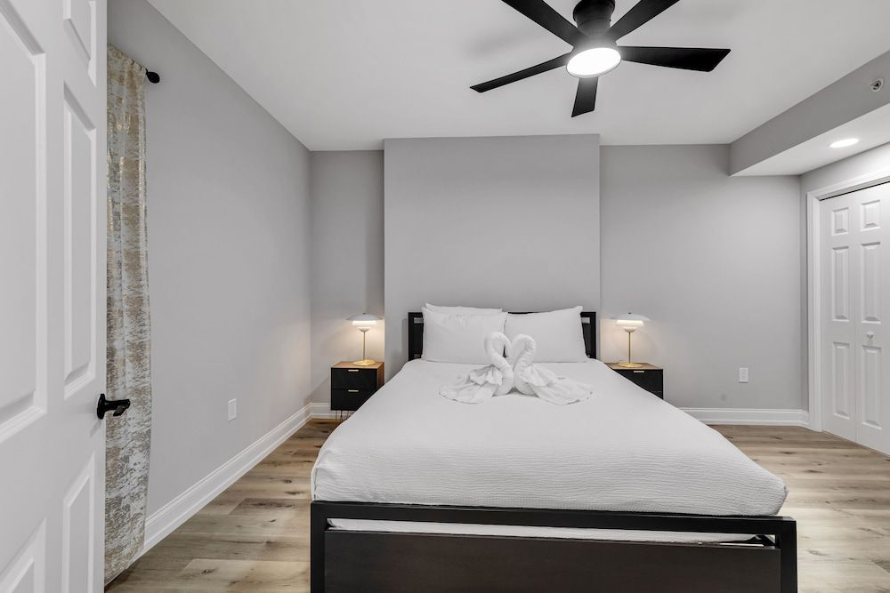 Signature Condo, 1 Bedroom, Balcony, Ocean View