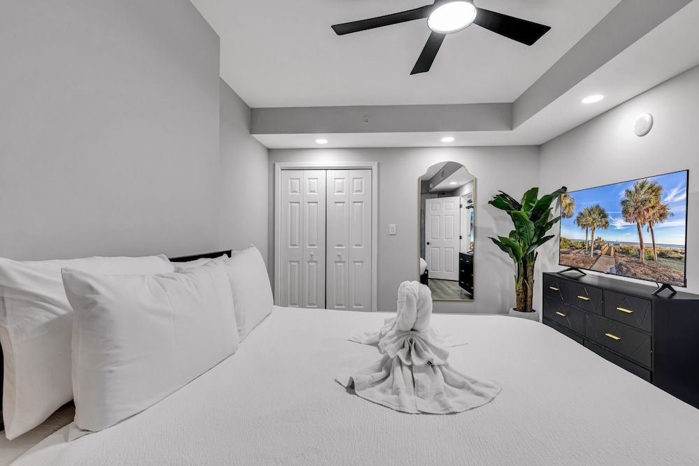 Signature Condo, 1 Bedroom, Balcony, Ocean View