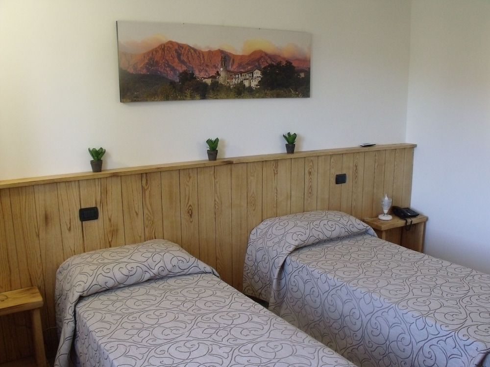 Agriturismo Podere Montese Standard Double or Twin Room, Garden View (1) 2