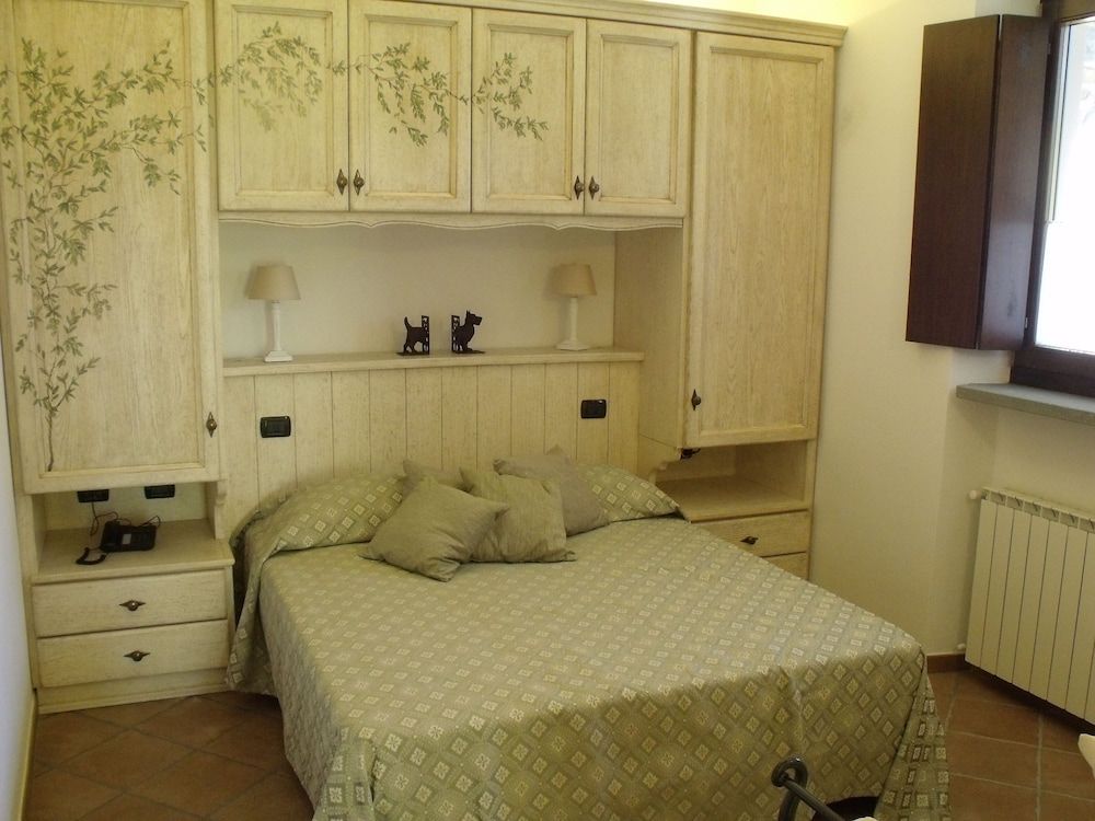 Agriturismo Podere Montese Standard Triple Room, Garden View (3)