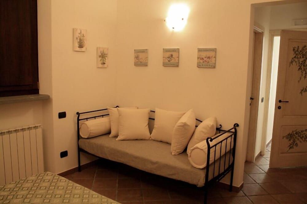 Agriturismo Podere Montese Standard Triple Room, Garden View (3) 9