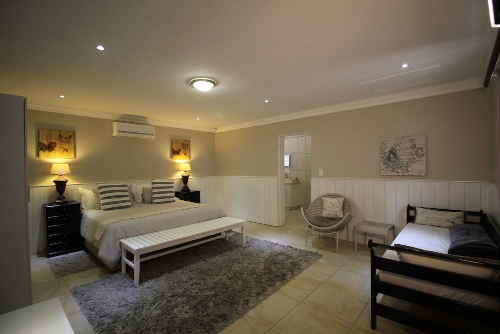 House on Olof Palme Standard Double Room (Shower Only) 3