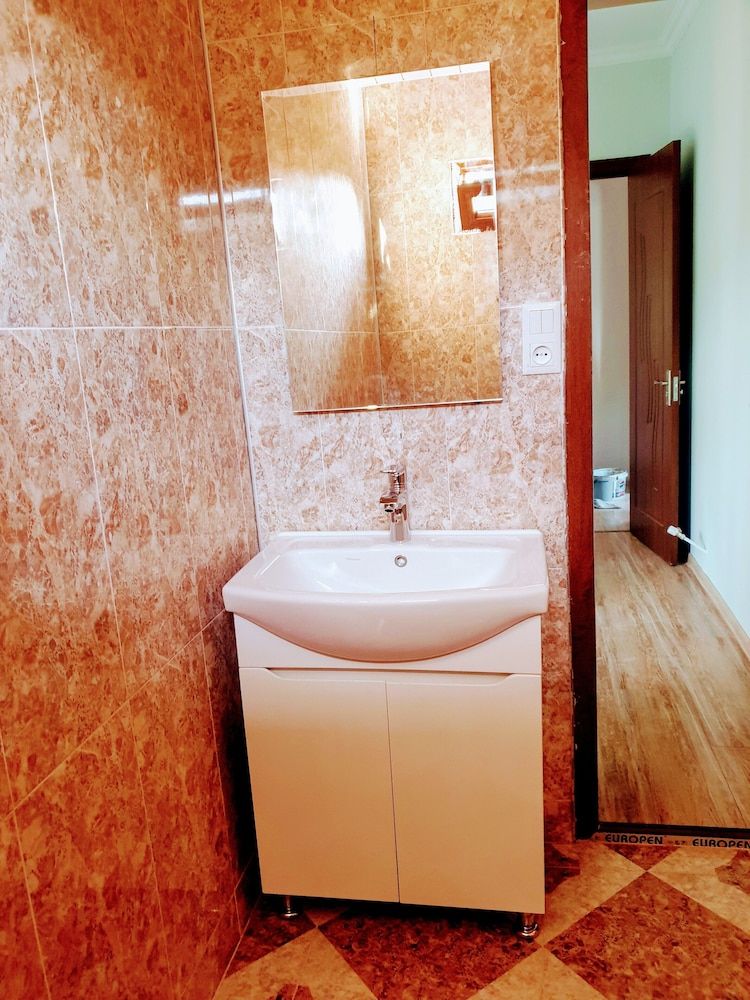 Four seasons in Kutaisi Classic Double Room, 1 Bedroom, Balcony, Mountain View 5