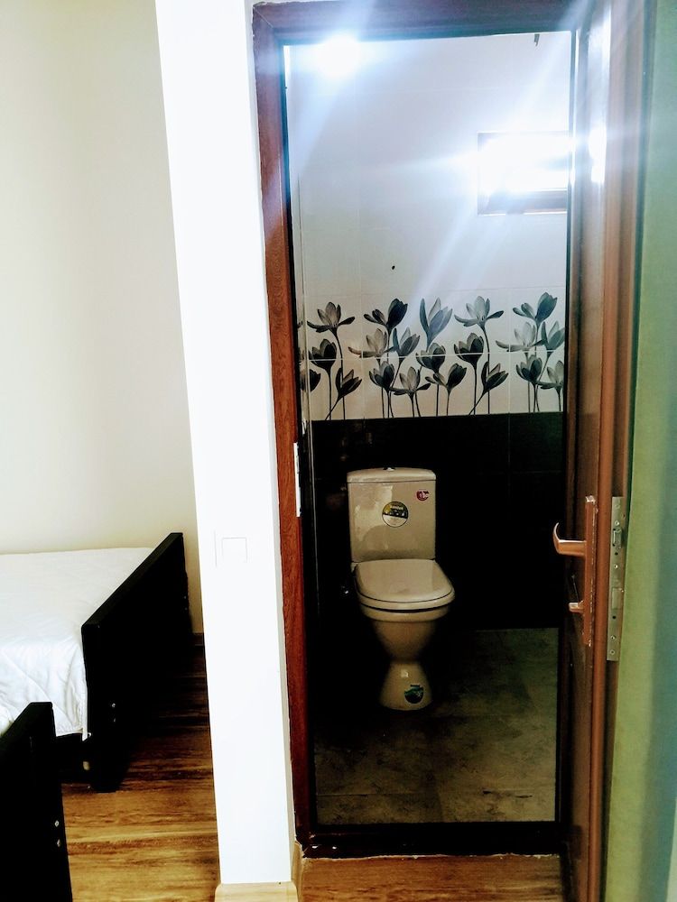 Four seasons in Kutaisi Economy Triple Room, Balcony 10