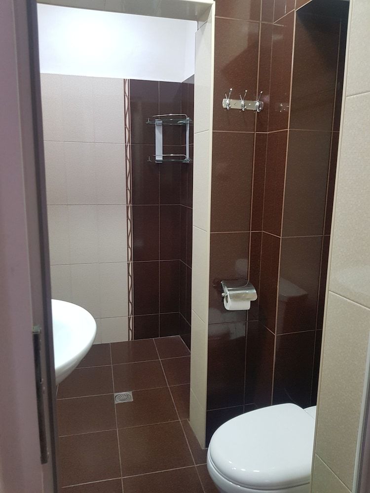 Hotel Mariana Standard Double Room, 2 Twin Beds 4