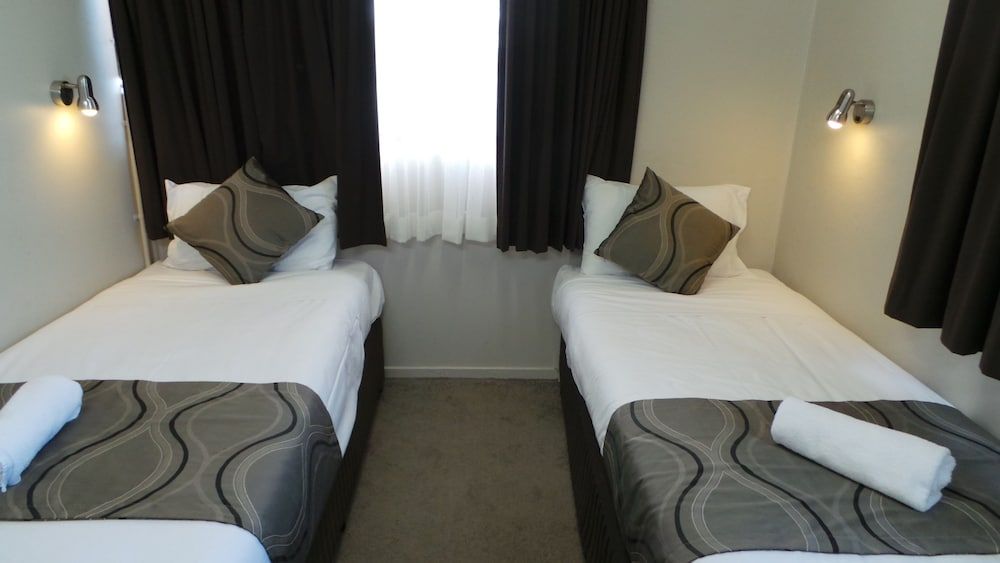 Standard Room, Non Smoking, Kitchenette (Two Room Suite)