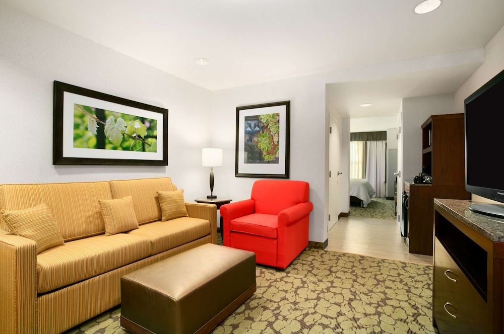 Hilton Garden Inn Auburn Junior Suite One King Bed 3