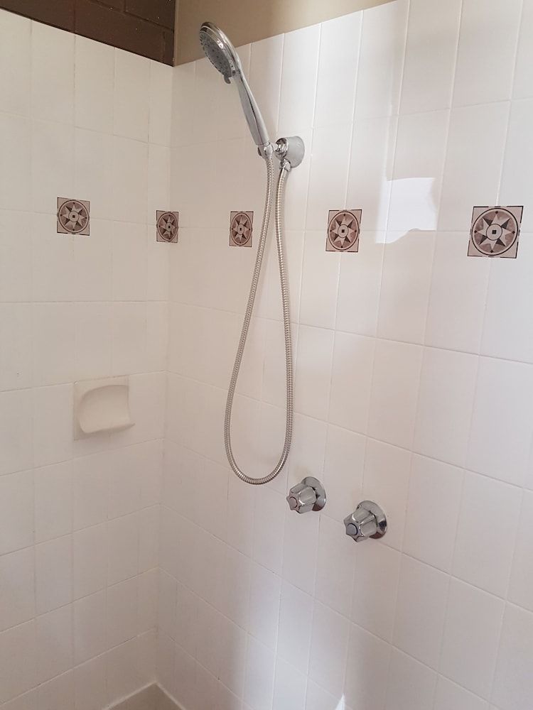 Barooga Country Inn Motel Classic Triple Room, Non Smoking, Balcony (triple share) 12