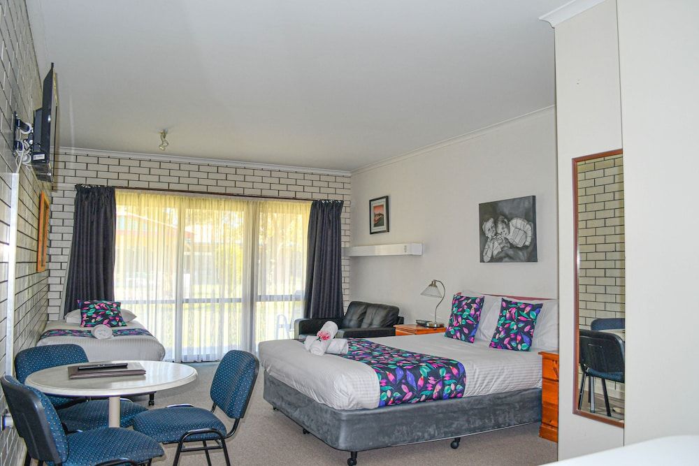 Barooga Country Inn Motel Queen Studio 12