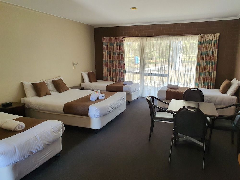 Barooga Country Inn Motel