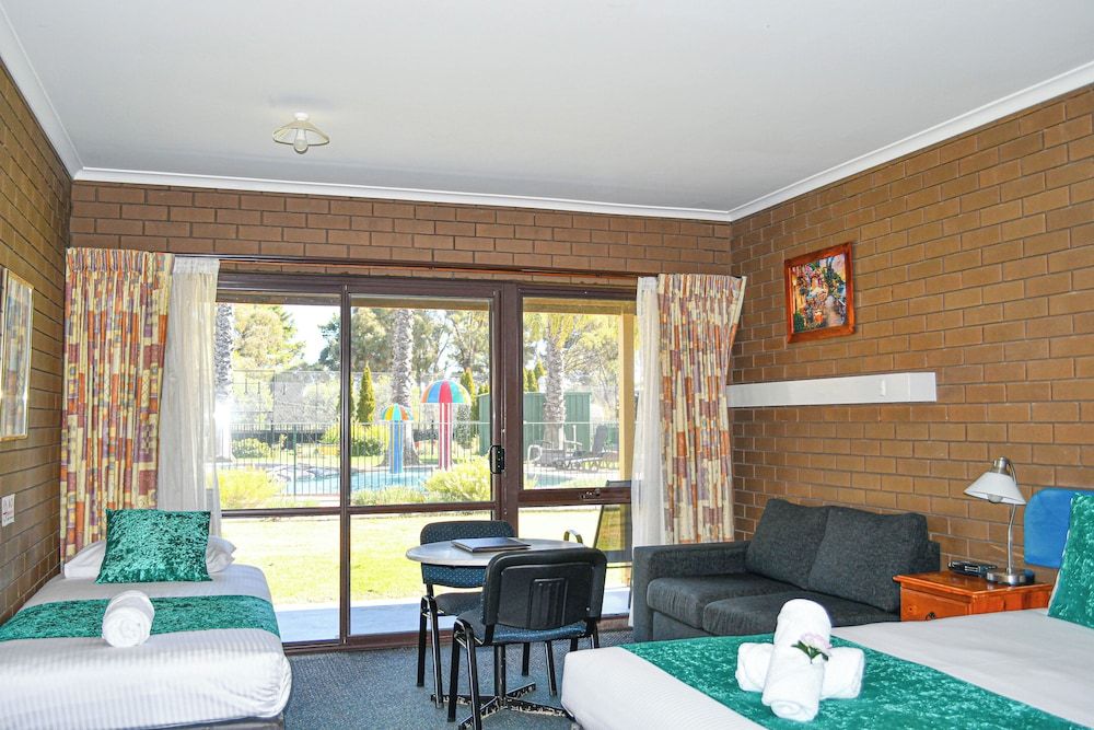 Barooga Country Inn Motel Queen Studio 17