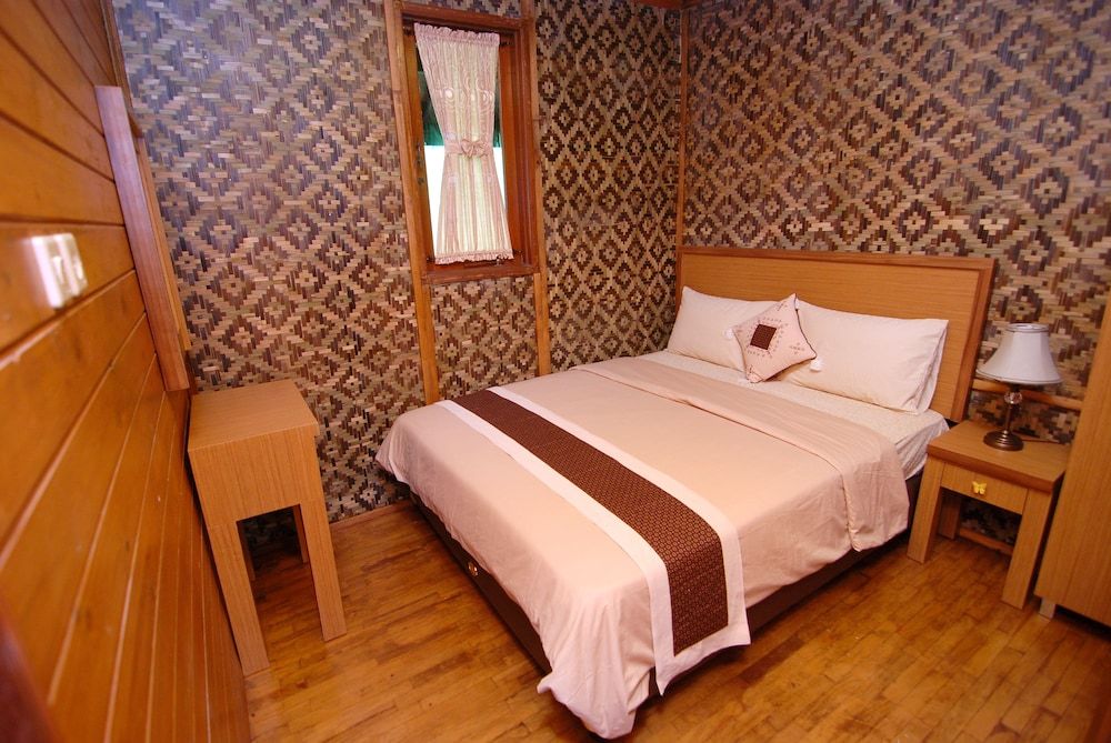 Villa ChavaMinerva Kayu - Ciater Villa, 3 Bedrooms 2