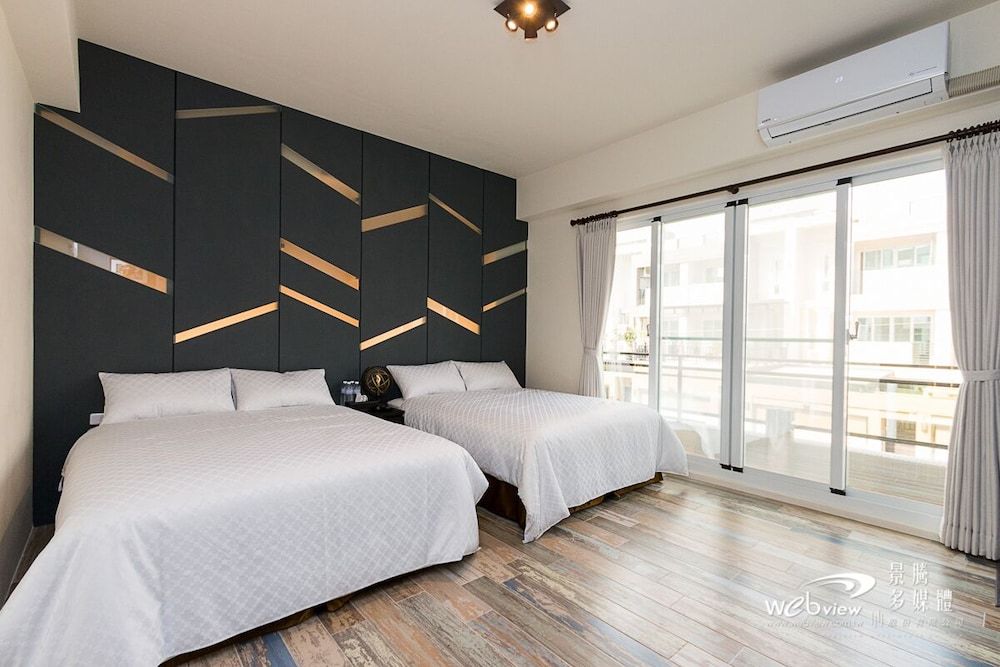 City Quadruple Room, 2 Queen Beds