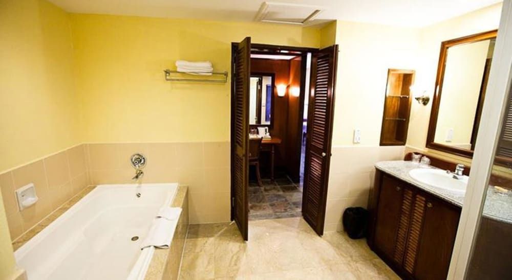 Palm Beach Resort & Spa Garden Sea View Twin (Partial View) 5