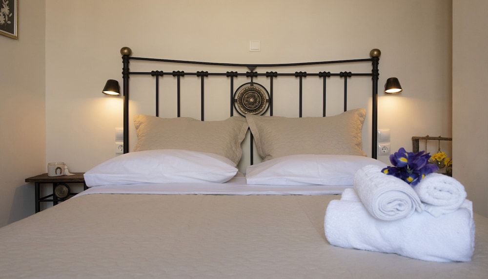 Beautiful City Suites Deluxe Double Room 6